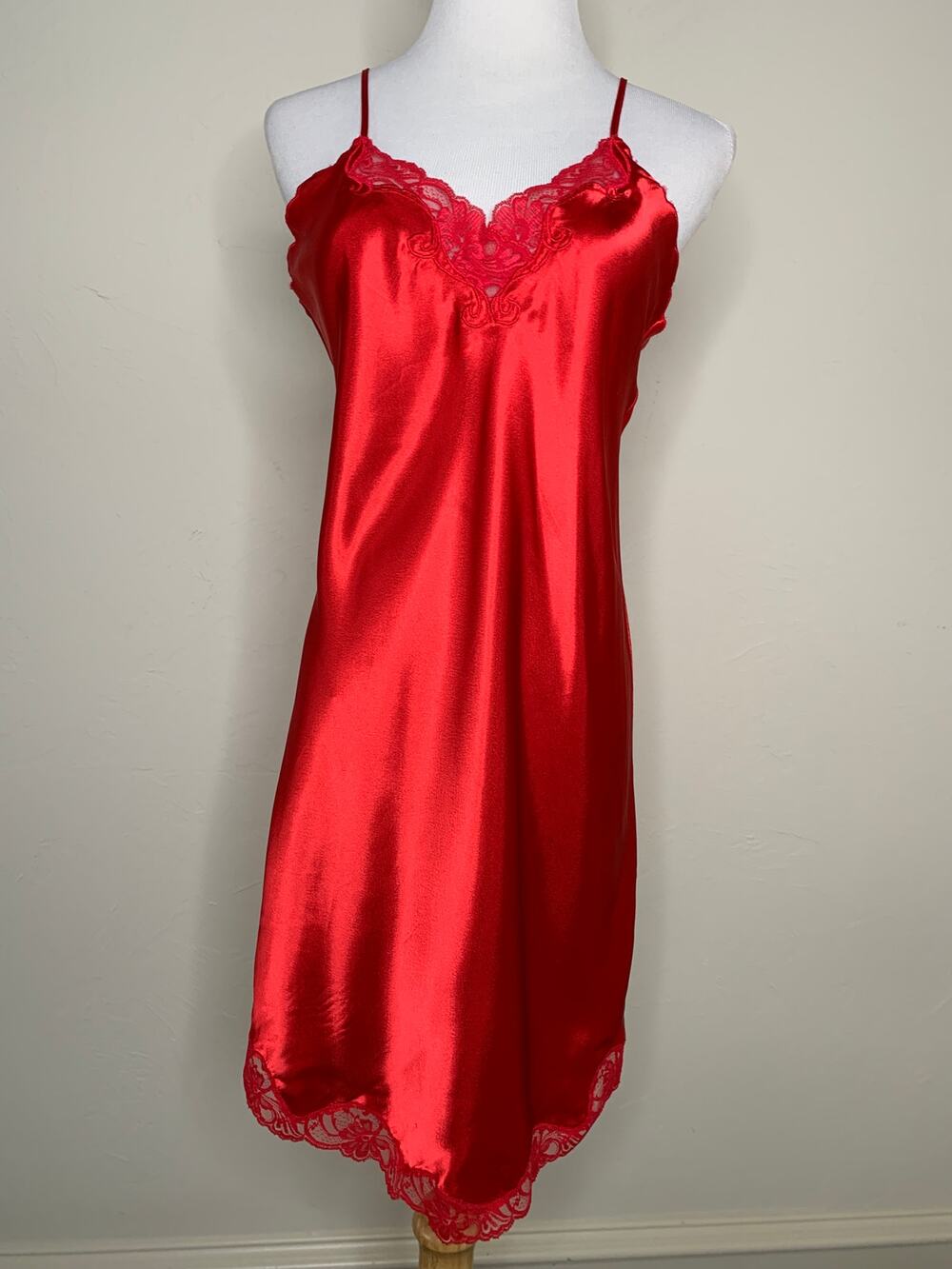 Erika Taylor Vintage Scalloped Edge Red Lace Slip Dress Sz Small Coquette